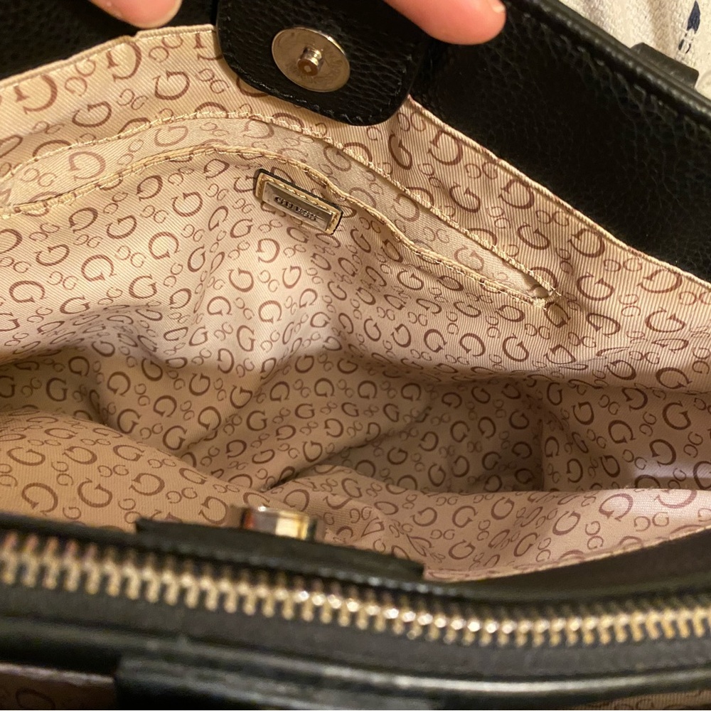 GUESS handbag - Picture 3 of 5